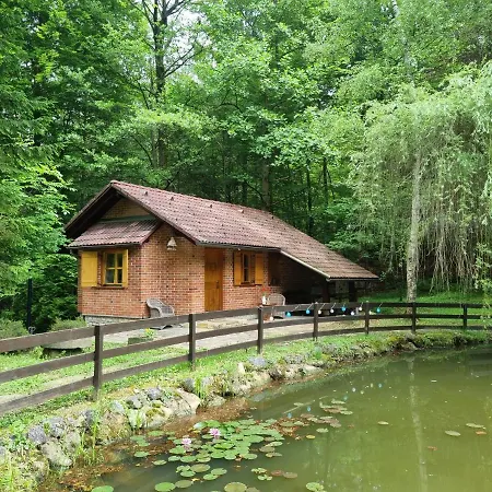 Cottage By The Pond Pavel Smarje pri Jelsah Exterior photo